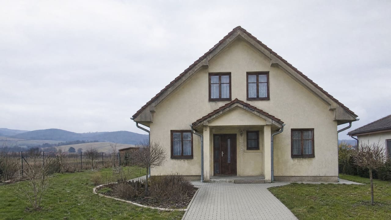 Fotografia pred návrhom: Exteriér v súčasnom stave a návrh možností